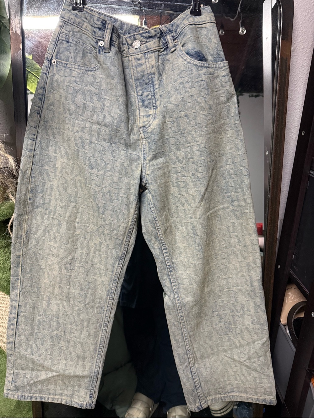 Free people logo deep trance boyfriend jeans